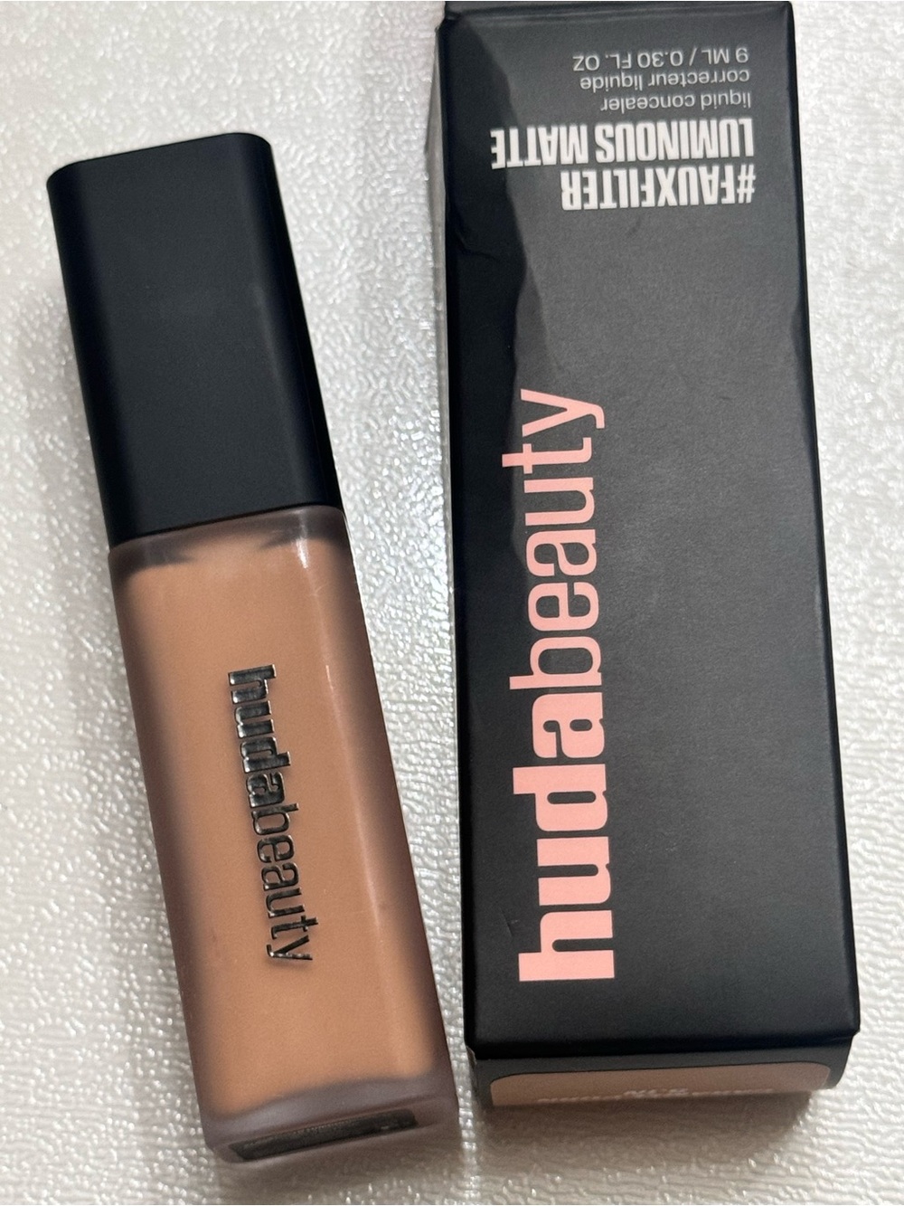HUDA BEAUTY Liquid Concealer - Warm Brown